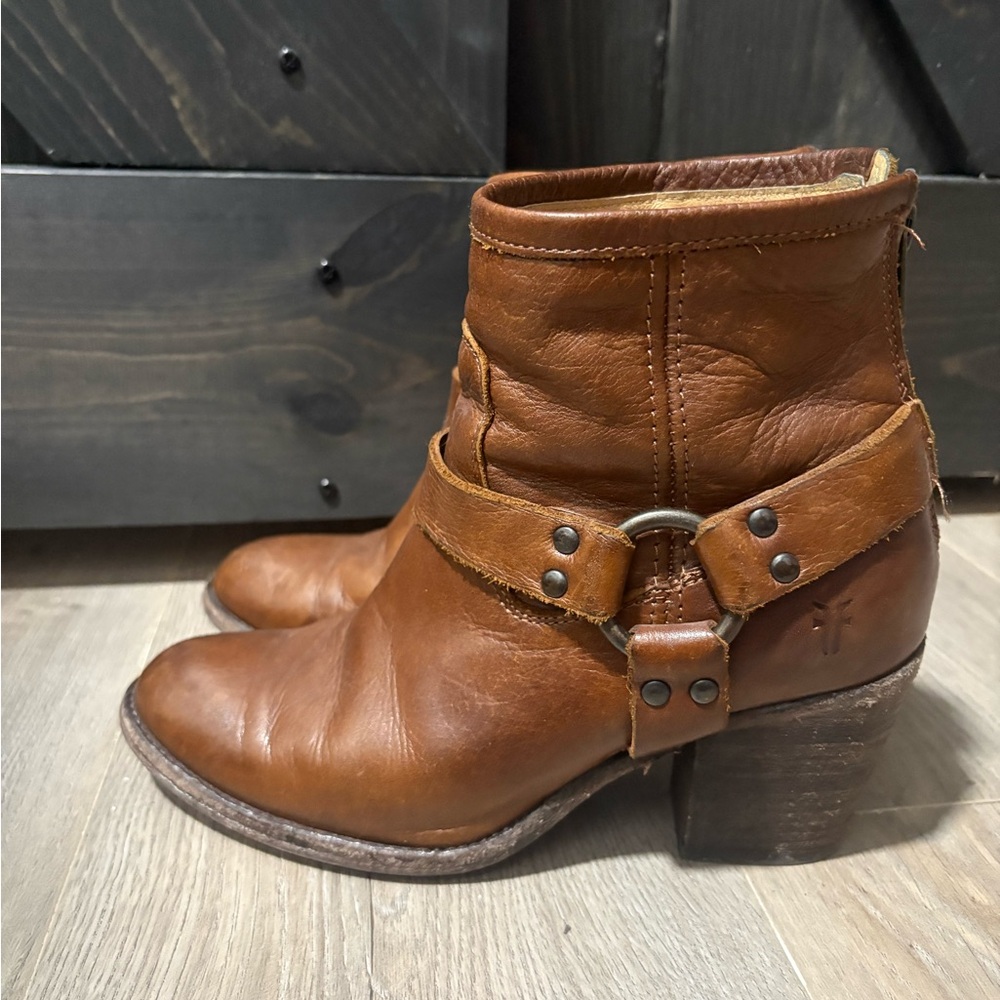 Frye leather Tabitha Harness Short boot bootie 6.5